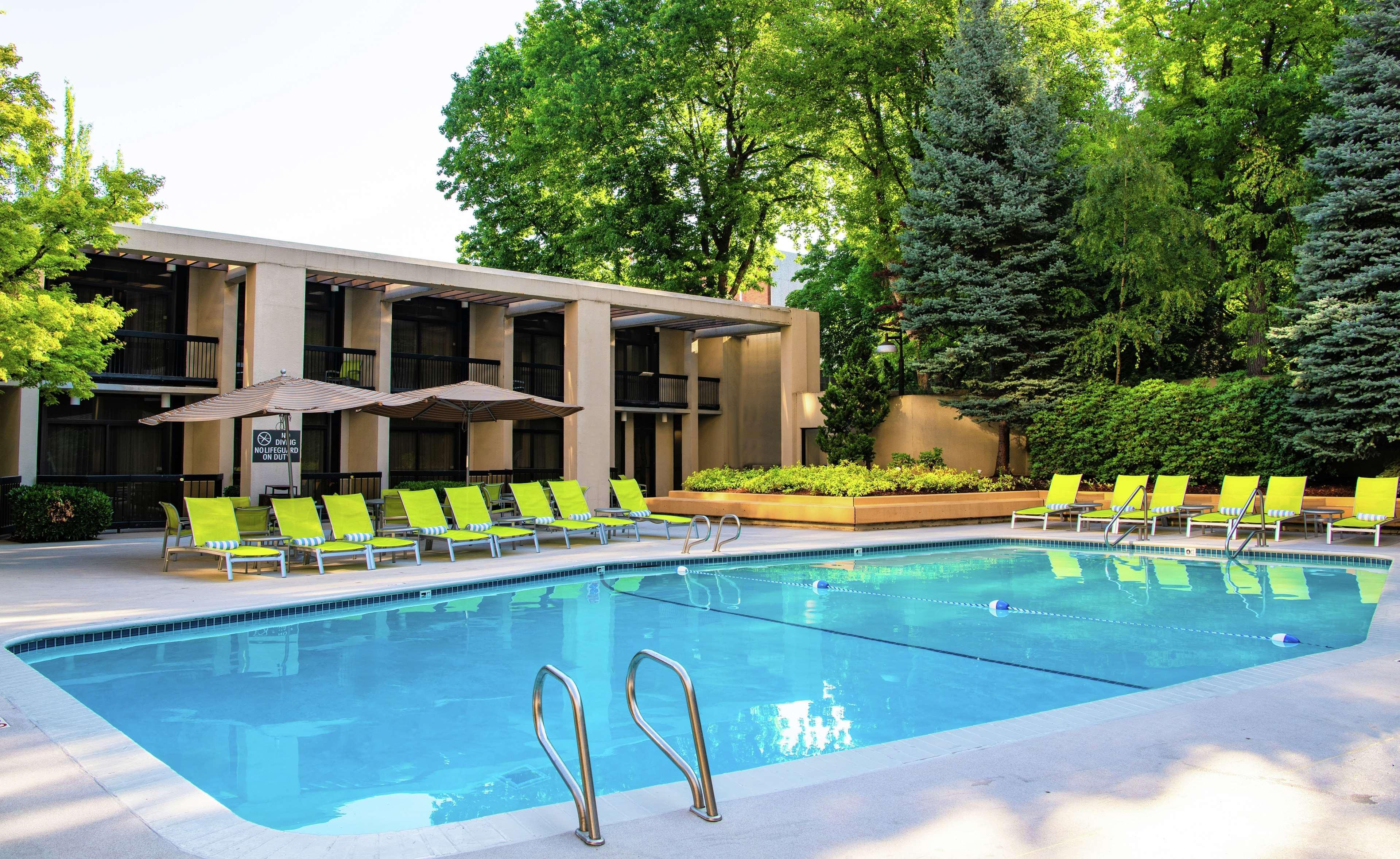 Doubletree By Hilton Portland Exterior foto